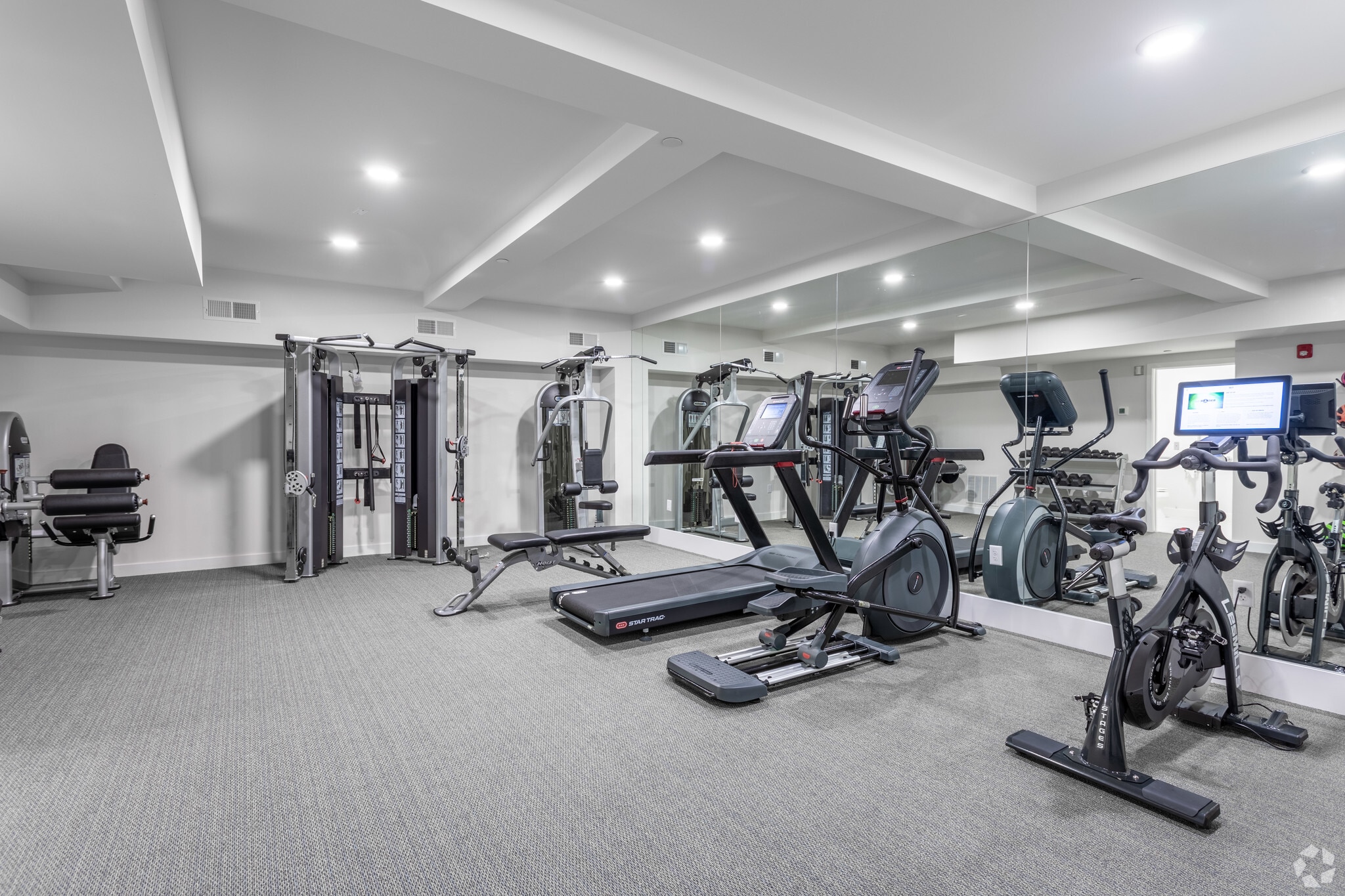 504 Glenbrook Rd, Stamford, CT for lease Interior Photo- Image 1 of 3