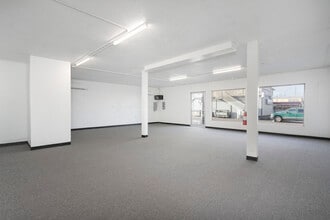 3790 Silverton Rd NE, Salem, OR for lease Interior Photo- Image 1 of 14