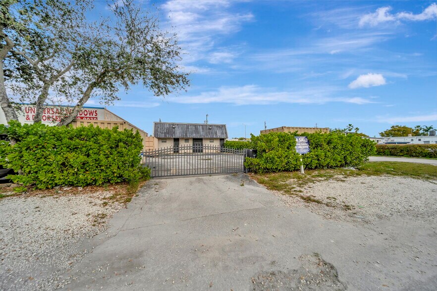 67 NW 166th St, North Miami Beach, FL à vendre - Photo du bâtiment - Image 2 de 32