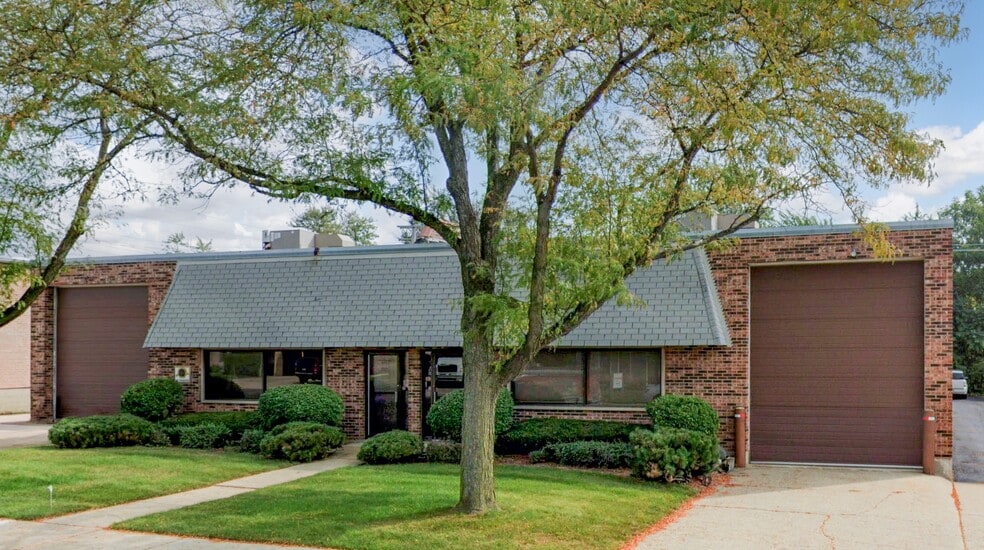 333 Crossen Ave, Elk Grove Village, IL à vendre - Photo du bâtiment - Image 1 de 1