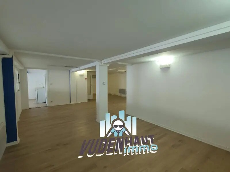 Office in Toulouse for lease Interior Photo- Image 1 of 10