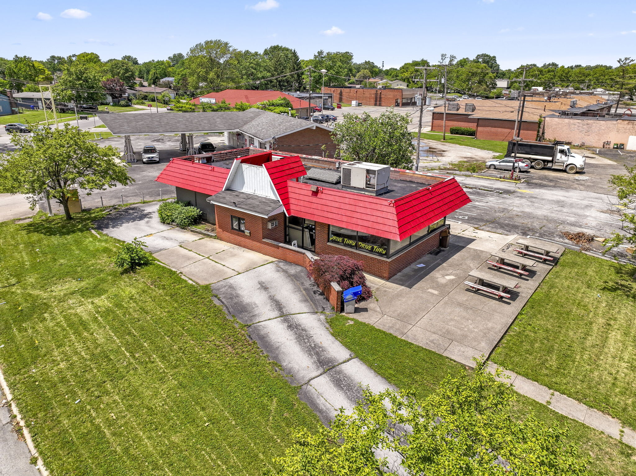 1900 Tamarack Cir S, Columbus, OH for lease Building Photo- Image 1 of 49