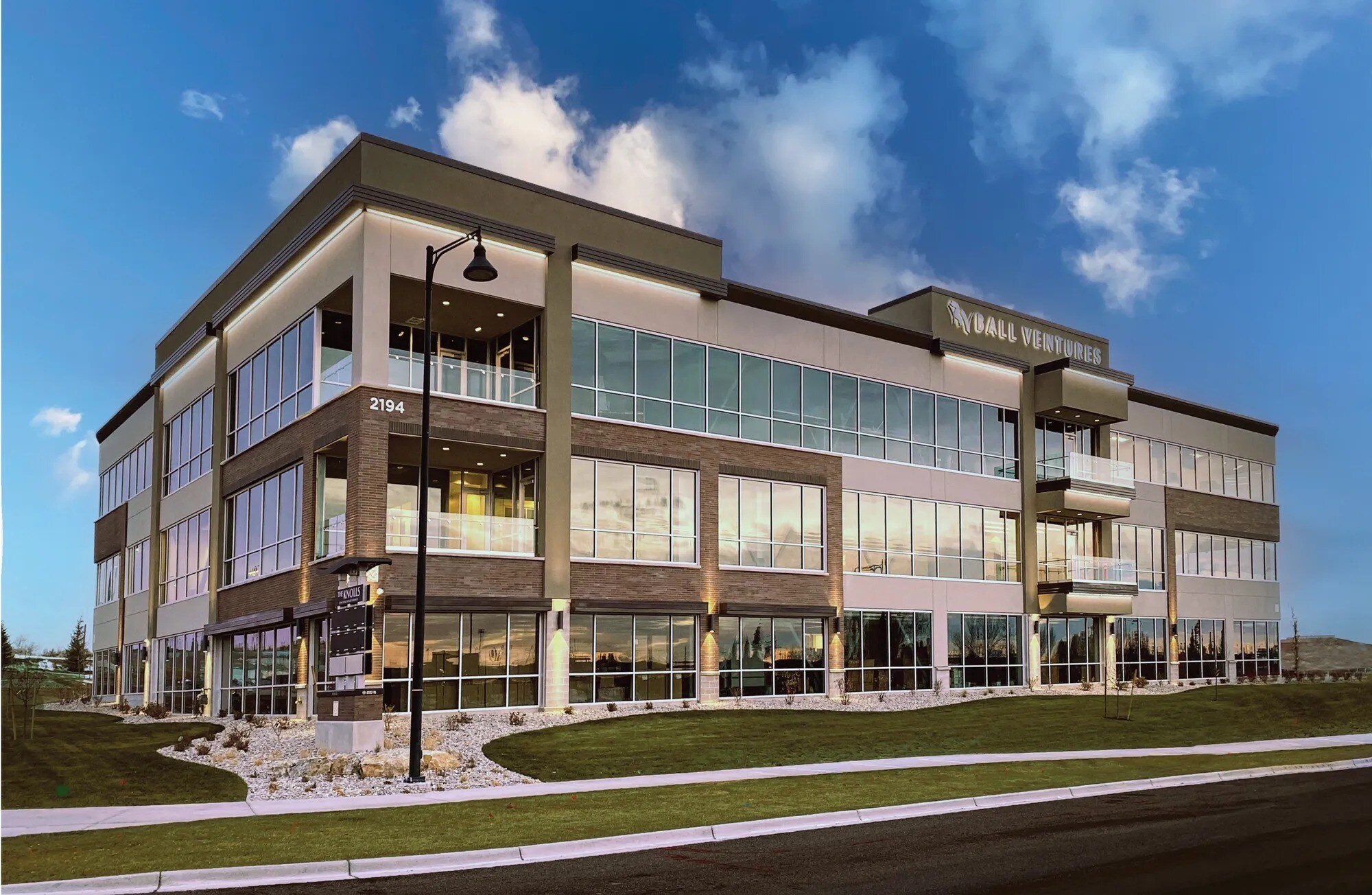 2194 Snake River Pky, Idaho Falls, ID for lease Building Photo- Image 1 of 20