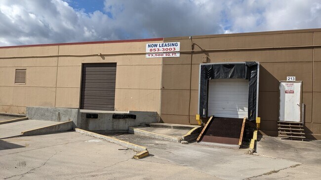 Plus de détails pour 121-217 44th St, Corpus Christi, TX - Industriel à louer