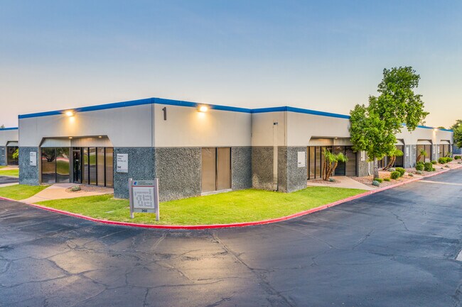 Plus de détails pour 2432 W Peoria Ave, Phoenix, AZ - Industriel à louer