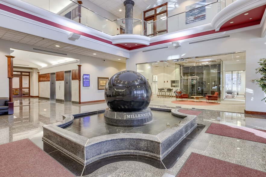 15858 W Dodge Rd, Omaha, NE for lease - Interior Photo - Image 3 of 11