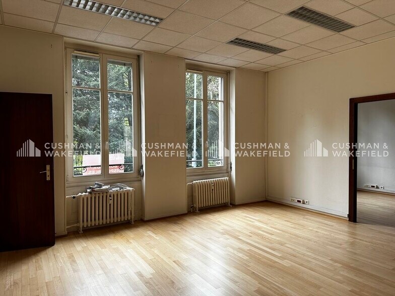 Office in Strasbourg for lease - Building Photo - Image 3 of 10