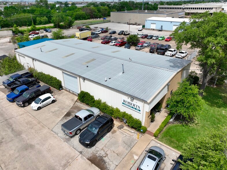 10711 Shady Trl, Dallas, TX for sale - Building Photo - Image 3 of 3