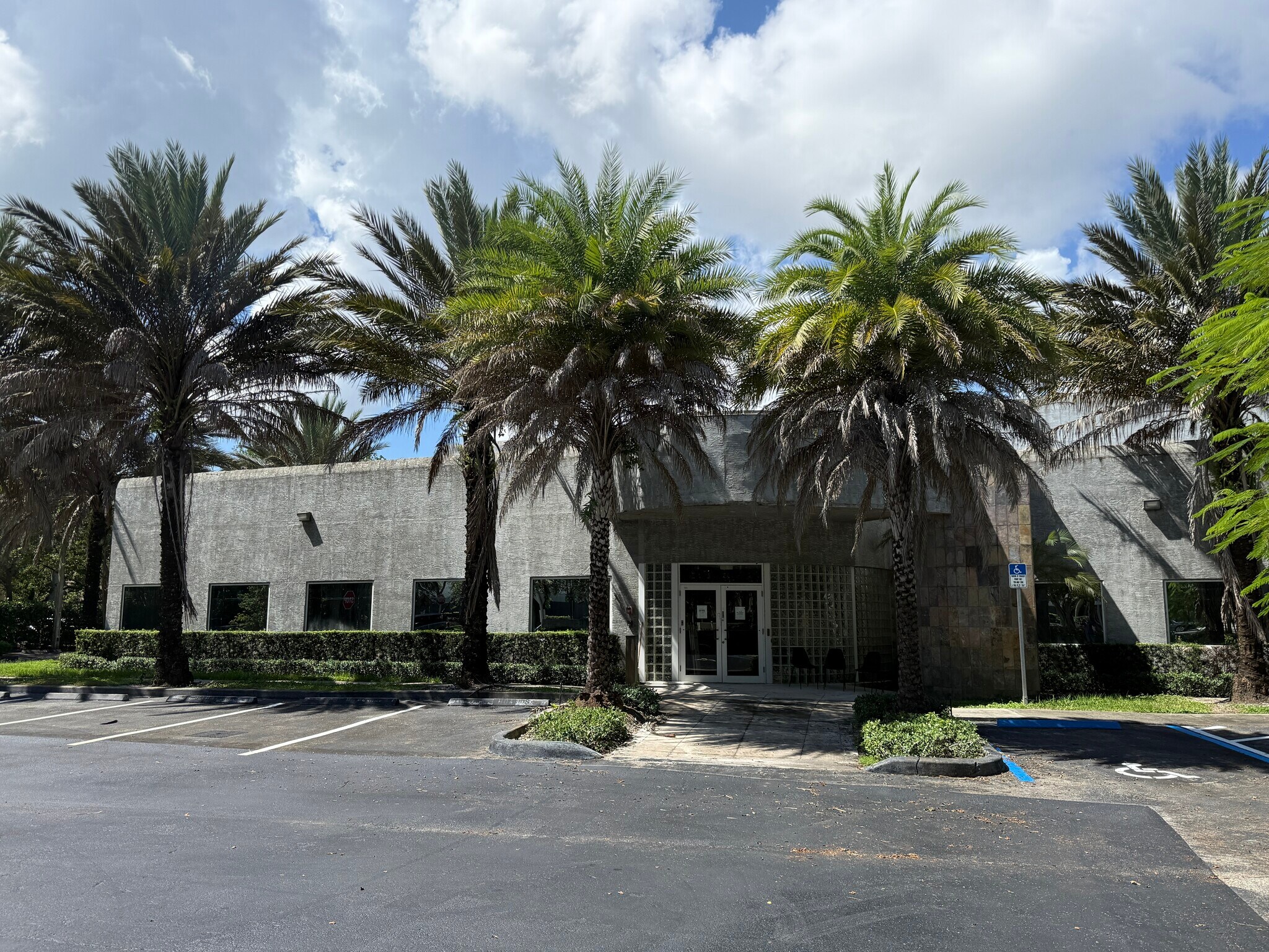 1495 N Park Dr, Weston, FL for sale Building Photo- Image 1 of 1