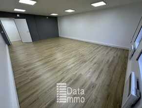 16 Rue Albert Einstein, Champs-sur-Marne for lease Interior Photo- Image 2 of 7