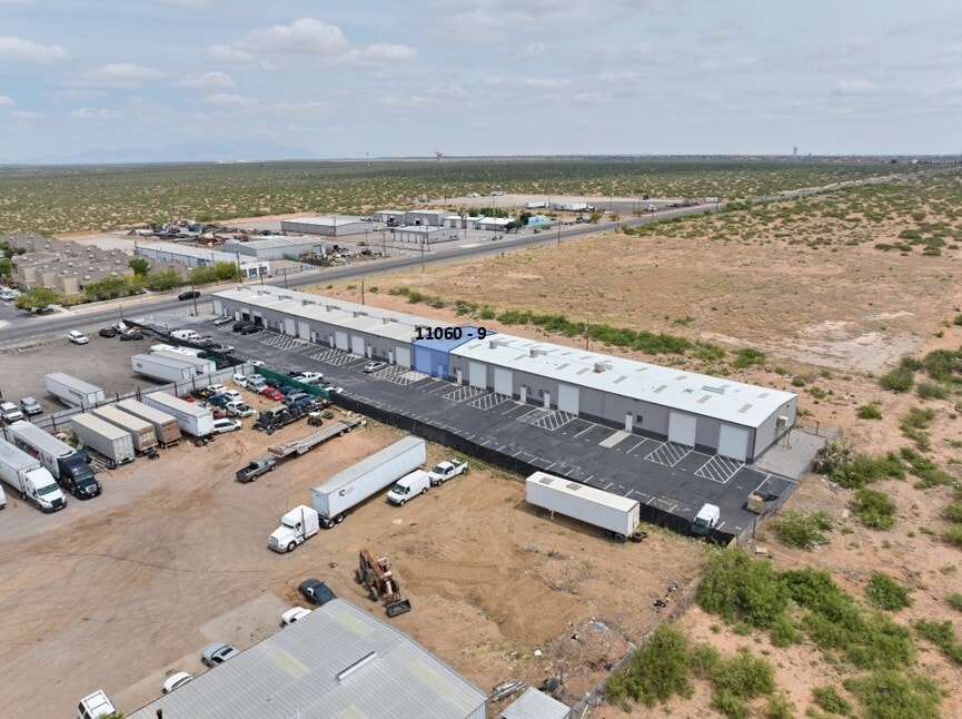 10893 Dyer St, El Paso, TX à louer Photo intérieure- Image 1 de 14