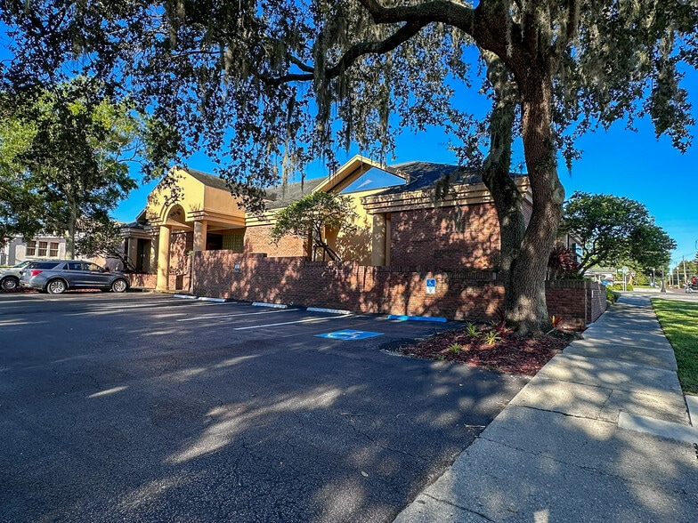 1102 S Florida Ave, Lakeland, FL à louer - Photo du bâtiment - Image 3 de 30