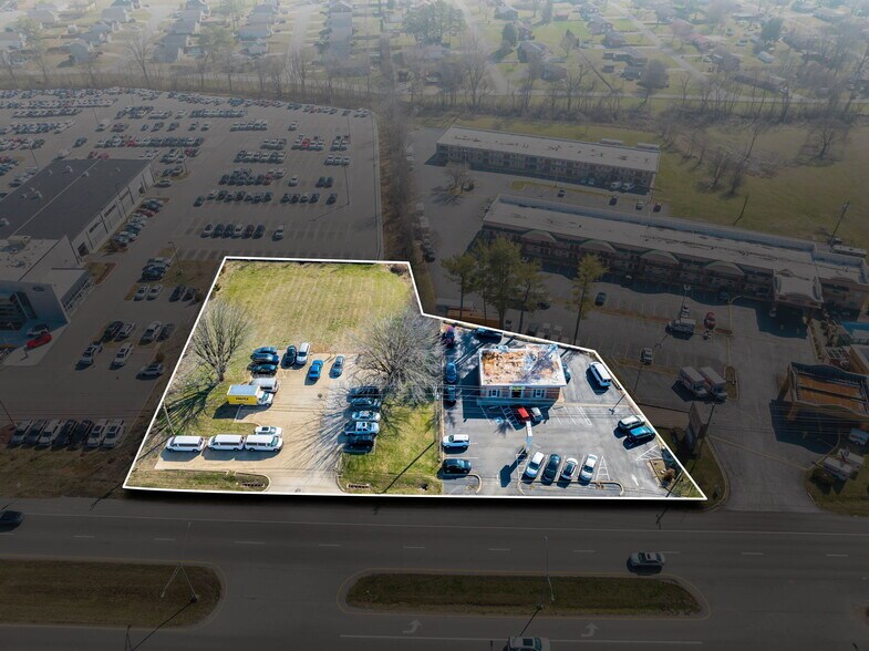 1210 Nashville Hwy, Columbia, TN à vendre - Photo du bâtiment - Image 1 de 16