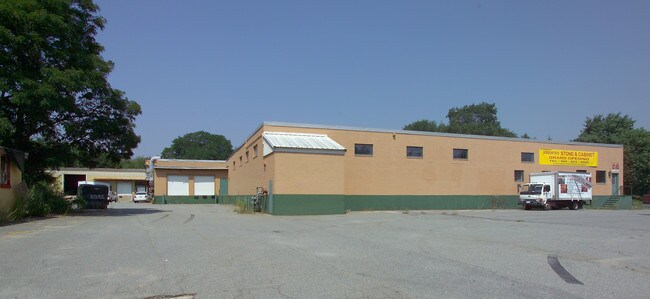 Plus de détails pour 360 Broadway, Taunton, MA - Industriel à louer