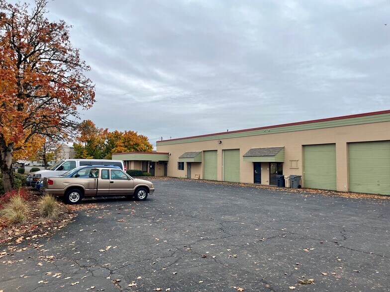 2300 Ferry St SW, Albany, OR à vendre - Photo du bâtiment - Image 3 de 14