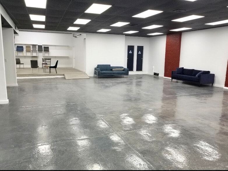 207 Lawrence Ave, Inwood, NY for lease - Building Photo - Image 3 of 6