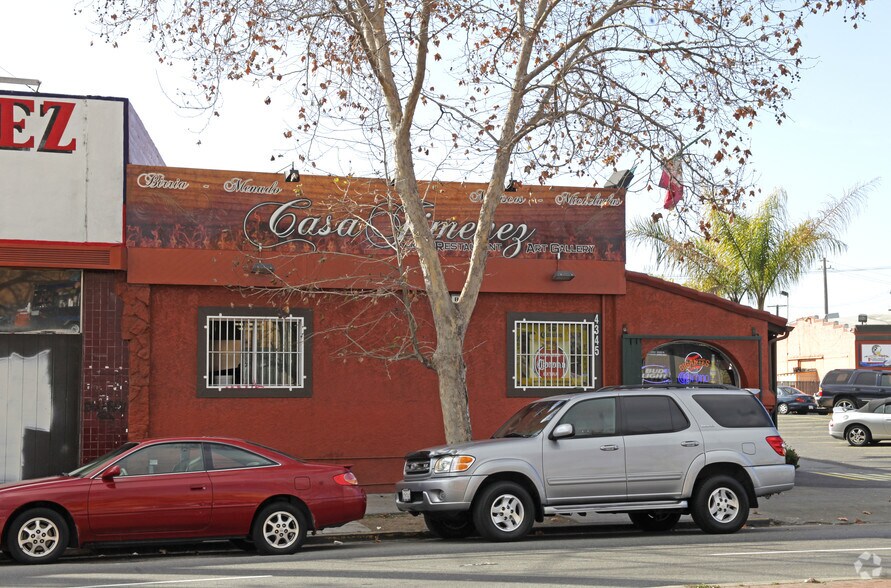 4345-4351 International Blvd, Oakland, CA à vendre - Photo du bâtiment - Image 2 de 3