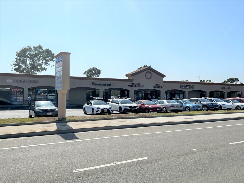450-462 Pacific Coast Hwy, Seal Beach, CA à louer - Photo du bâtiment - Image 2 de 5