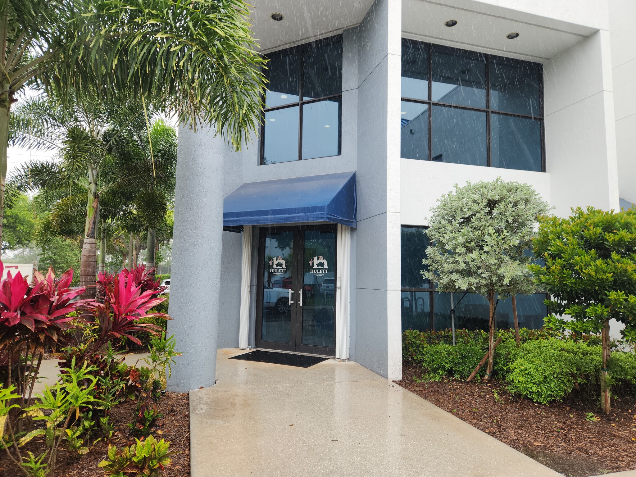 7670 Okeechobee Blvd, West Palm Beach, FL for lease Interior Photo- Image 1 of 17