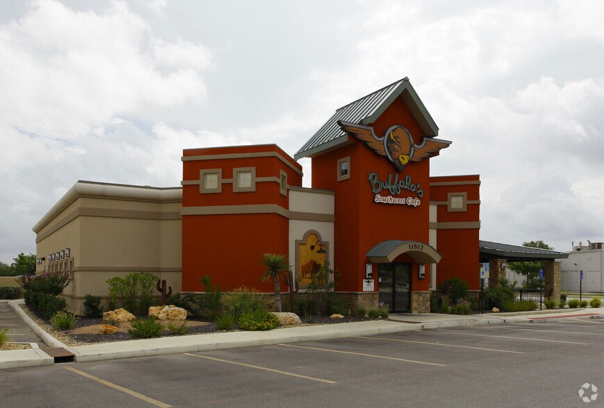 11812 Bandera Rd, Helotes, TX à vendre - Photo principale - Image 2 de 4