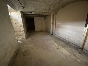 Mill Ln, Harrogate for lease Interior Photo- Image 2 of 3