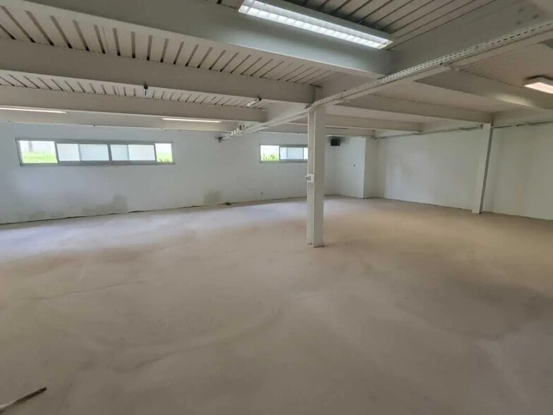 12 Avenue Des Andes, Les Ulis for lease - Interior Photo - Image 3 of 20