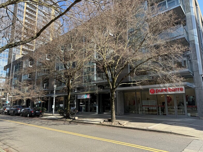 841 S Gaines St, Portland, OR à louer - Photo du bâtiment - Image 3 de 4