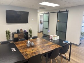 995 W Iliff Ave, Denver, CO à vendre Photo intérieure- Image 2 de 8