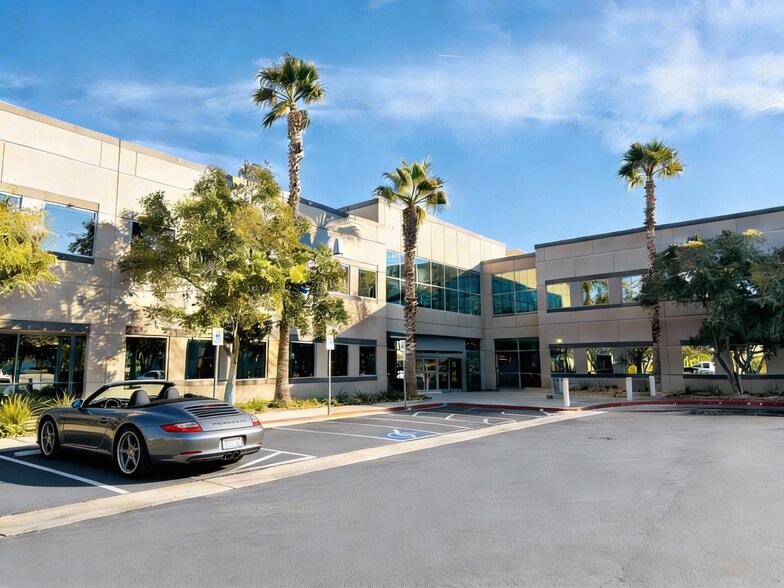 2500 N Buffalo Dr, Las Vegas, NV à vendre - Photo du bâtiment - Image 2 de 54