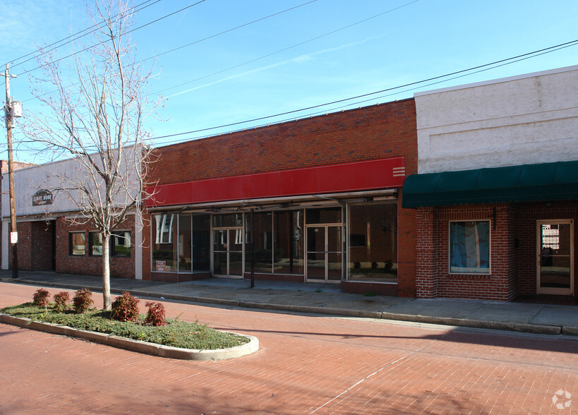 612-614 Court St, Jacksonville, NC à vendre - Photo principale - Image 1 de 1