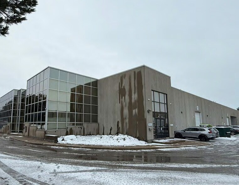 21-23 Kodiak Cres, Toronto, ON for lease - Building Photo - Image 2 of 14