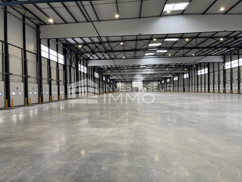 Flex in Tournan-en-Brie for lease - Building Photo - Image 1 of 5