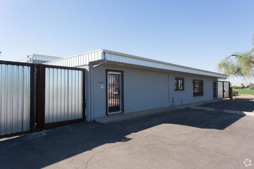 6863 W Frier Dr, Glendale, AZ à louer - Photo du bâtiment - Image 1 de 4