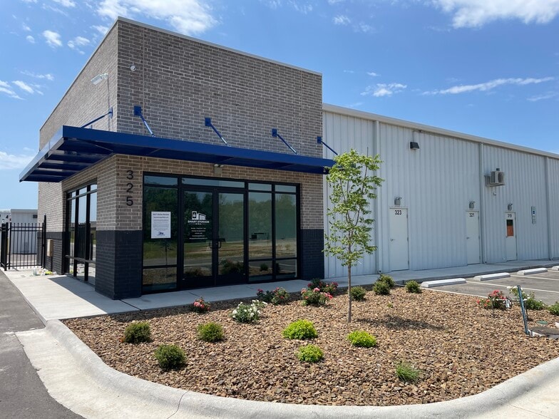 325 Greenhouse Rd, Centerton, AR for lease - Building Photo - Image 1 of 4