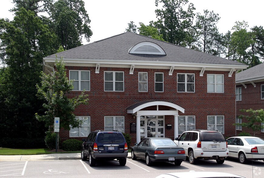 5650 Six Forks Rd, Raleigh, NC à louer - Photo du bâtiment - Image 3 de 5