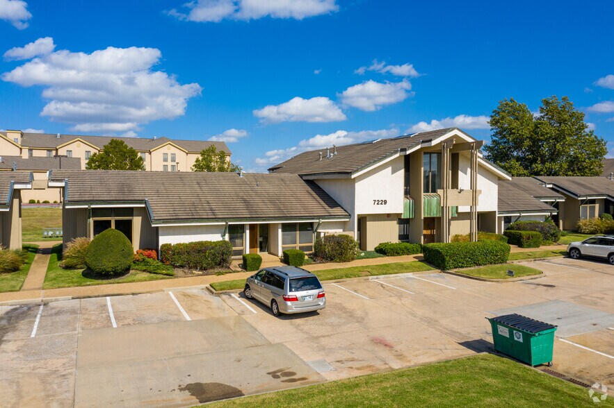 7229 S 85th Ave, Tulsa, OK à louer - Photo du bâtiment - Image 2 de 17