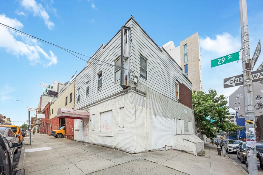 39-49 29th St, Long Island, Long Island City, NY à vendre - Photo du bâtiment - Image 2 de 3