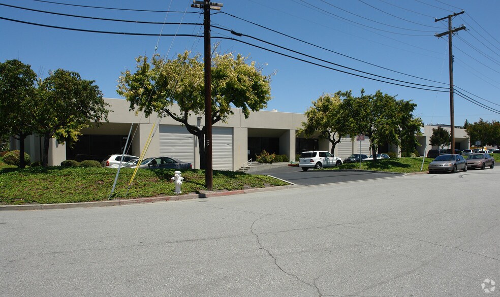 2971-2995 Mead Ave, Santa Clara, CA à louer - Photo du bâtiment - Image 2 de 3