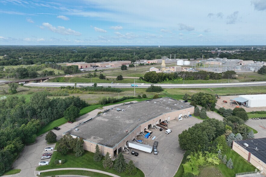17834 Industrial Cir NW, Elk River, MN à louer - Aérien - Image 2 de 6