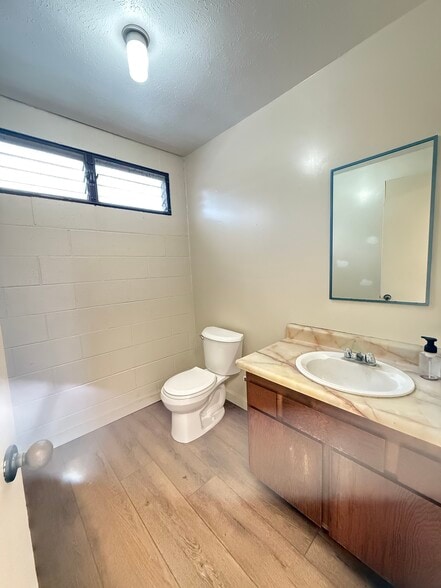 45-588 Kamehameha Hwy, Kaneohe, HI à louer - Photo du bâtiment - Image 3 de 3