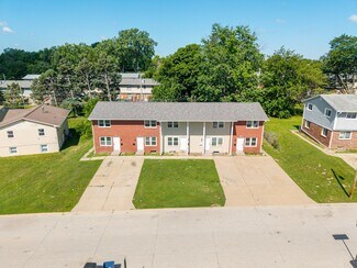 Plus de détails pour 2704 Magnolia Dr, Bettendorf, IA - Multi-résidentiel à vendre