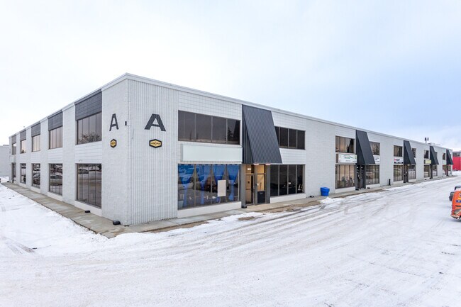 Plus de détails pour 16204-16240 116 Av NW, Edmonton, AB - Industriel à louer