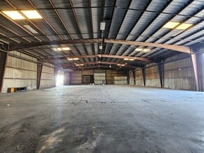 351 Scottys Way, Bowling Green, KY for sale Interior Photo- Image 1 of 6