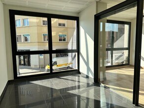 Retail in Manresa, Barcelona for lease Interior Photo- Image 1 of 4