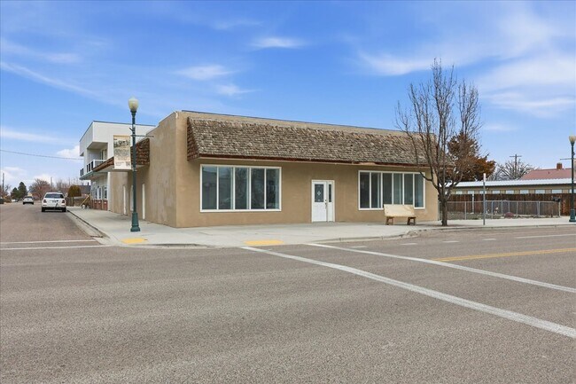 More details for 437 SW 3rd St, Fruitland, ID - Retail for Sale