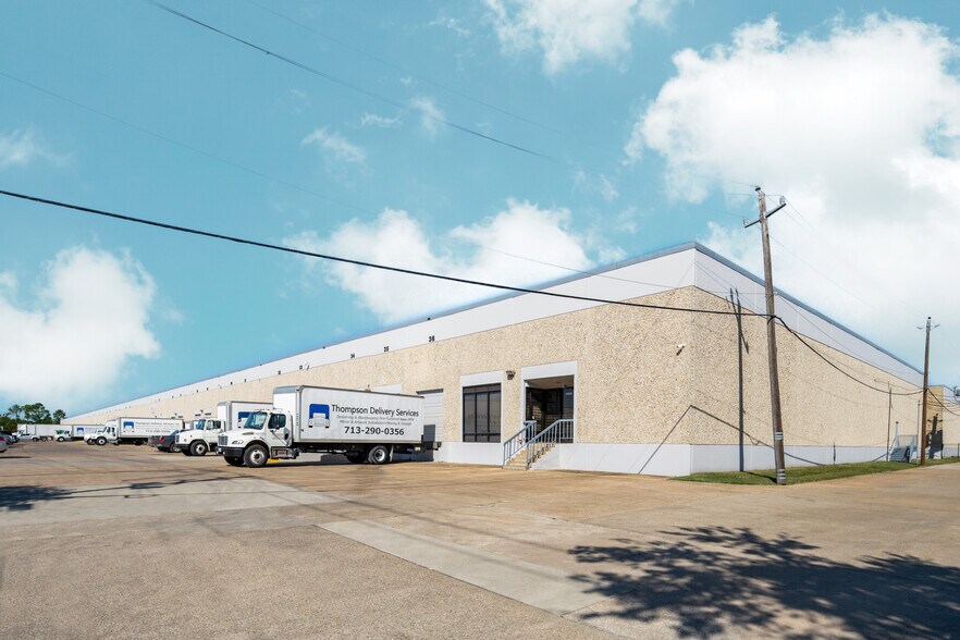 1930-1998 Afton St, Houston, TX à louer - Vidéo sur l’inscription commerciale - Image 3 de 12