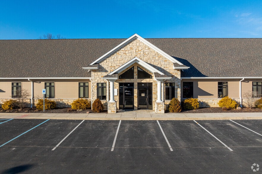 406-416 S Scott Rd, Fort Wayne, IN à vendre - Photo du bâtiment - Image 2 de 14
