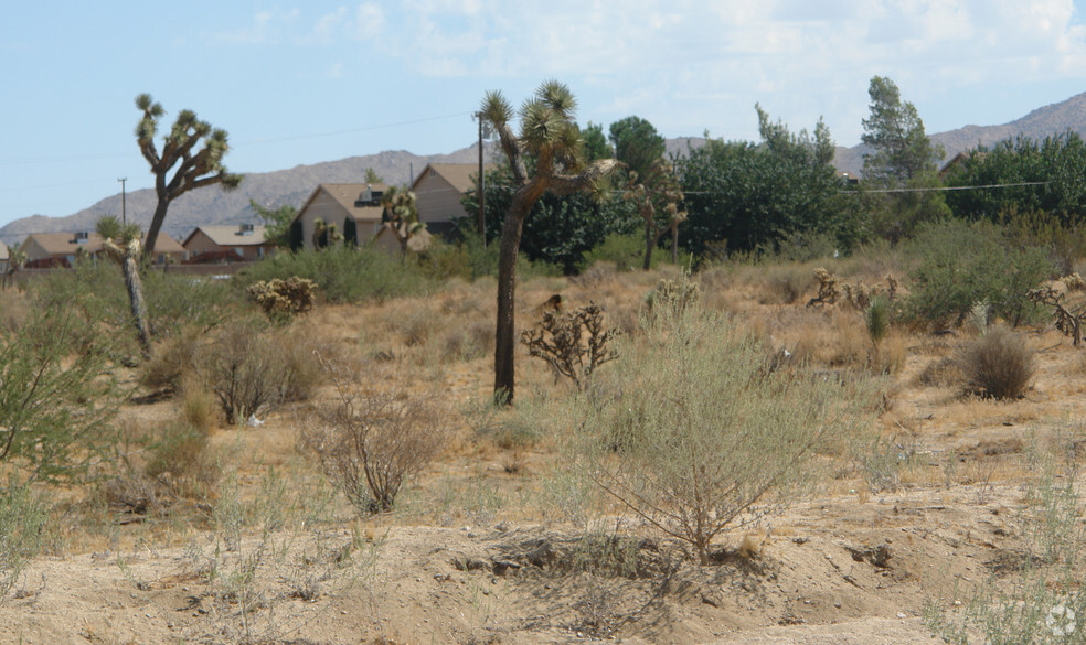 Airway Ave, Yucca Valley, CA à vendre - Photo principale - Image 1 de 1