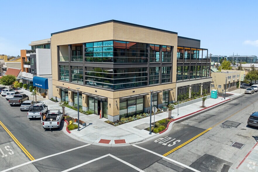 993 Laurel St, San Carlos, CA à louer - Photo du bâtiment - Image 1 de 10