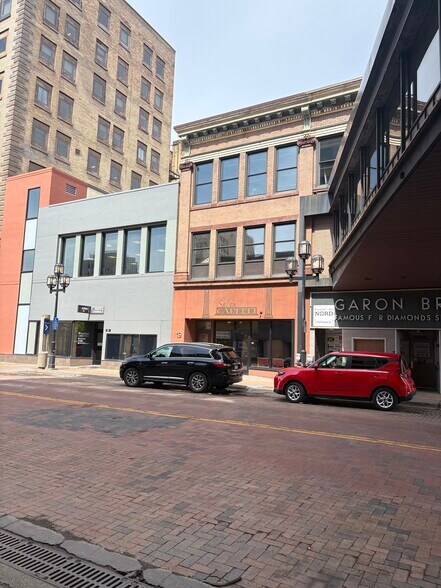 219 W 1st St, Duluth, MN à louer - Photo du bâtiment - Image 3 de 13